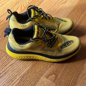 Keen WK400 Yellow Black Walking Shoes Sneakers women’s 8.5 New